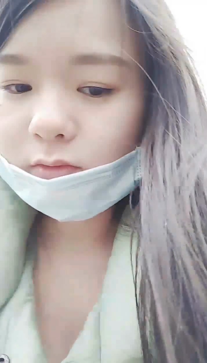 刷禮物讓白嫩美女叫了個專車,勾引司機去樹林野戰,司機大哥撿了個大便宜