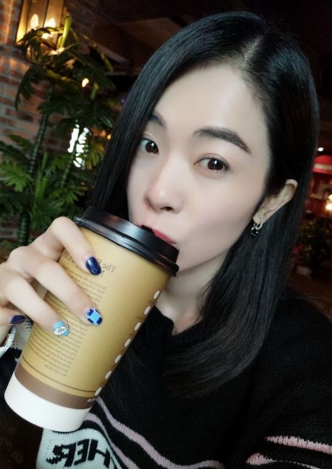 真實咪J-氣質漂亮極品平面模特商務聚餐被嚇藥M倒,帶酒店換3套衣服艹三次