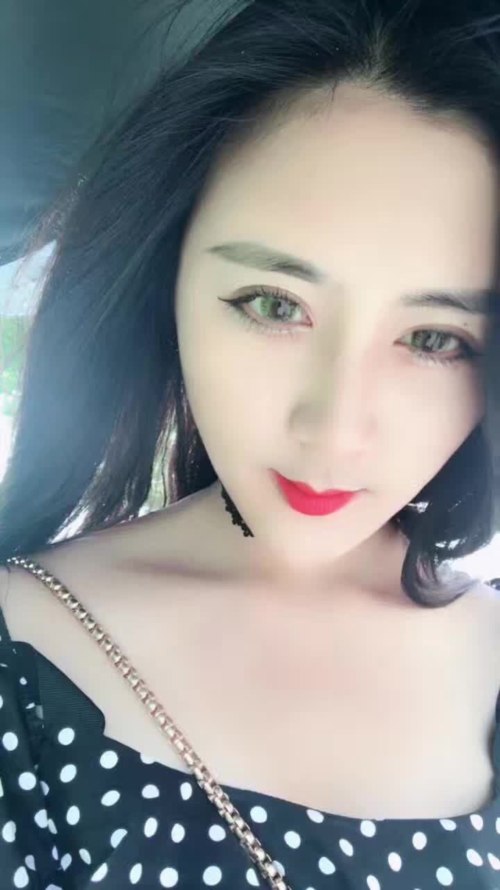 天堂素人搭讪-第5季之1米74高分模特潛規則實錄,高喊:插的太深了,都到人家仔宮了呀!好舒服