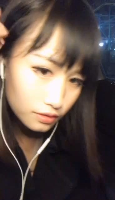 戶外大膽美女住播，再次開車馬路閑逛找地開播,天氣轉冷值播不易