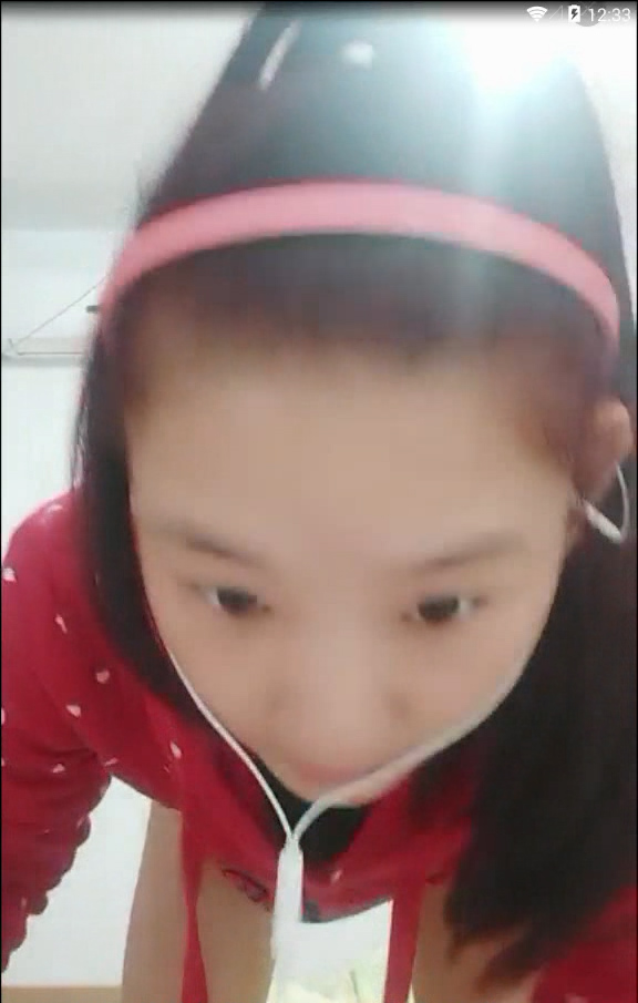 18歲高中萌妹閨房扭騷臀,剛發育小貧乳,無毛小嫩$茓太嫩了