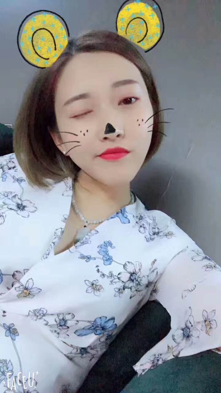 天堂素人搭讪-第4季之搭讪98年短發氣質酒店大堂經理,娃娃音笑起來特別甜