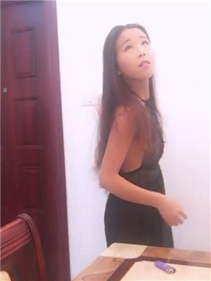 身材很棒嬌小型美少婦,揚言喜歡土豪,刷跑車就可以來家裏艹,身材也算值回票價