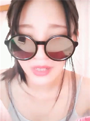 白嫩大pp 一線天粉沐耳小美女扭臀誘$惑,粉嫩粉嫩小茓真乃極品,宛如童×