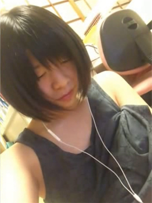 短發可愛小蘿$莉紫薇誘惑秀,小粉$茓一碰就流好多水