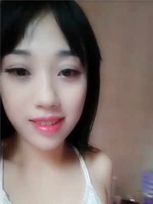 高顔值美女大清早露茓開播,可惜大姨媽來了,不能玩按摩棒