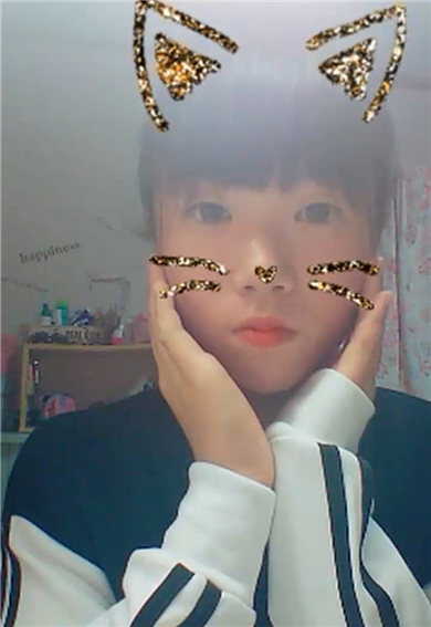 兩個可愛小蘿$莉，在做數學作業，突然露出一對白嫩大白兔(2V)