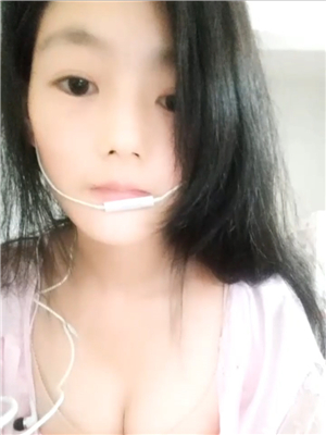 長發清純小美女紫薇值播,陰$毛還挺茂盛,欲望很大