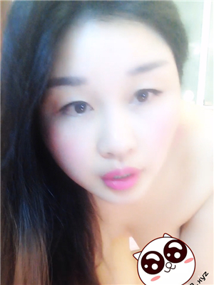 豐滿大奶臊少婦展示各種情$趣紫薇小玩具,電動打$炮機,各式紫薇棒樣式多多