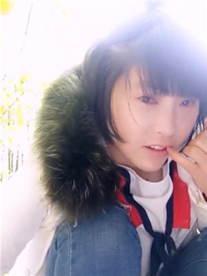 留守村姑姐妹倆勾引路邊護林員,小樹林裏激情雙飛啪啪啪