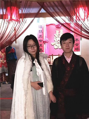 非常有情趣的在校大三情侶X愛自拍視頻,眼鏡學妹看著挺老實內心挺Y蕩4V+14P