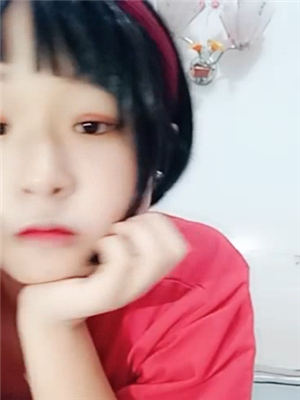 純純的短發OO後鑼莉萌妹果聊,還沒有什麽經驗,說自己還不怎麽會誘x男人