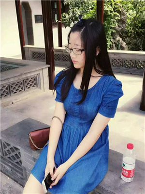 大J8男友T教在校清純可愛小學妹小冰,純純的外表,饑渴的內心