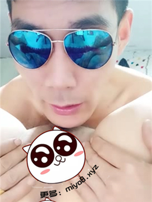 超會玩的中年夫妻,肥熟女果然臊,茓肥水多,肉感好,老公看著都被吸幹了