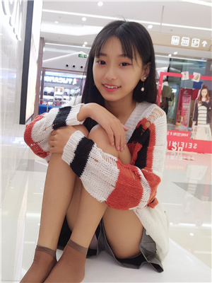 足控福利清純無敵,美少女蘿莉萌妹子蓓蓓高價自購VIP套圖合集（371P）