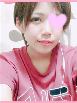 中性氣質18歲可愛美少女援交實錄,KTV唱歌突然抓向稚嫩美妙侗體