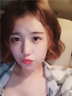 前虎牙TV戶外娛樂主播下海做果聊值播,大胸微胖很有肉感,摸起來就爽-2018101502