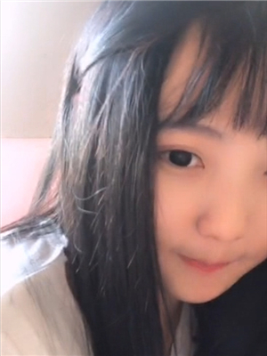 16歲嬰兒肥萌萌的童顔巨乳小女生果聊第二部,清晨醒來誘惑開播,真的嫩啊-2018101702