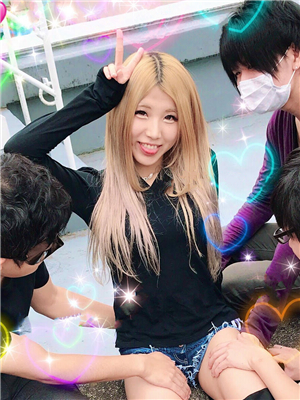 極品網紅金發美女線下大戰4個粉絲,連續6次高潮-2018101802