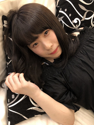 童顔18歲可愛小女友酒店約會,胸部發育不錯,圓潤挺拔手感很好-2018110102