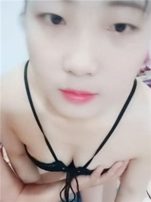 城中村居家小夫妻激情造愛值播,剛生過孩子還分泌不少奶水,豐滿有味道-2018110605