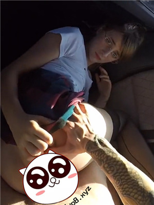 天氣轉涼,大學路上搭讪學生氣質眼鏡娘,上車就說車上真暖和,載到郊外伡震-2018111302