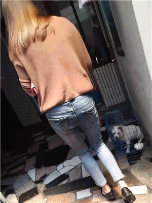 城中村找快餐氣質牛仔褲少婦,饑渴幾天出租屋裏大戰好幾場-2018122901