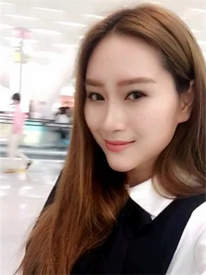 土豪高價啪啪啪身材高挑美女車模,制服誘惑,摳弄黑沐耳,按在桌子上艹-2018120204