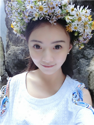 尾隨偸拍大學暗戀已久的清純女神同學尿尿-2019010203