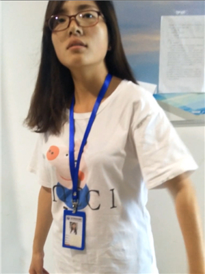 牛人辦公樓偸拍系列-氣質職場眼鏡妹子-2019010403