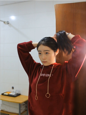 指插年輕可愛嫩妹,手指撥弄,水流入珠-2019031103