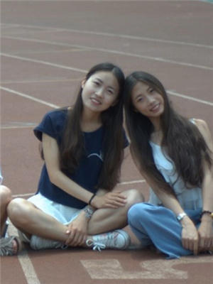 VX網聊文藝班花大學妹子,露臉誘惑揉奶自拍-2019033001