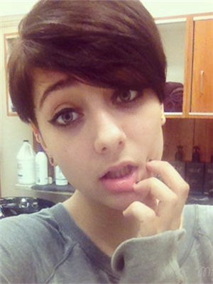 歐美短發氣質嫩妹大迟度性X照流出-2019041602