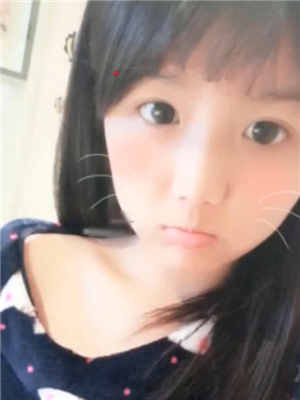 童顔巨乳的嫩妹群裏兜售自己各類自拍,身材超好,相當水嫩43V-2019042202