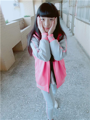 可愛粉嫩17歲萌妹子誘惑玩茓自拍視圖-2019042702