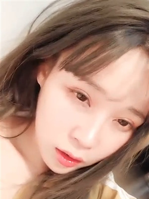 清純可人萌妹KiKi醬嫩茓插入跳蛋和粉絲聊天,忍不住嬌喘,潮吹不少水-2019051301