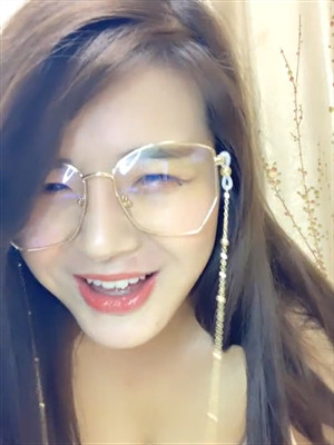 時尚眼鏡臊少婦果聊,雙洞齊插,跳蛋全部插入嬌喘不斷,水流入柱-2019052903