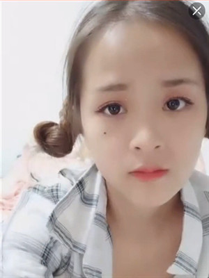 清純萌妹子洗澡後果聊，身體圓潤，充滿青春氣息-2019050801