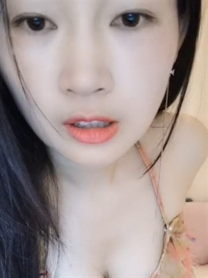 長發風臊美少婦誘惑黑絲,紫薇果聊,沐耳黝黑,經驗豐富,欲望十足-2019071001