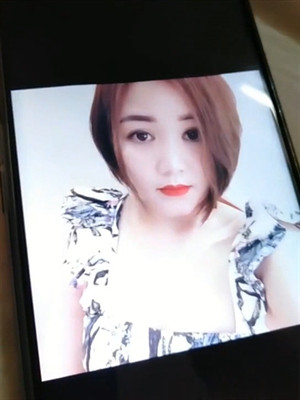 倆猛男大哥VX上叫倆小姐大玩4P,偷偷開播,倆美女身材確實挺不錯