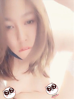 優雅禦姐美少婦對著鏡頭掰茓展示,極品烏螺茓名器,男人進入不能自拔