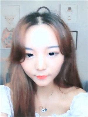 年輕長發靓妹,看著不大,但挺會玩,紫薇不斷啊啊的呻吟,特別誘人好聽