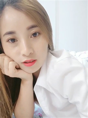 極品美少婦全程插著跳蛋,用手還沒摸幾下,水就不停往外流,真是水做的女人