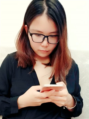 居家過日子型小夫妻,家裏開播,啪啪後洗澡沒忍住又後入來了一發