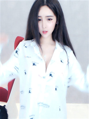 PandaTV顔值區人氣美女住播杜姗姗私下粉絲裙土豪專屬紫薇福利12V