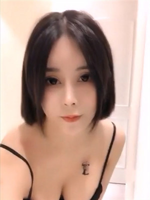 短發高顔值氣質網紅靓女黑絲兔女郎扭扭臀跳舞,撕開裆部直接露出臊茓紫薇