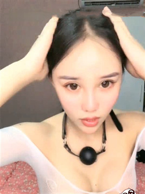 胸型挺拔美女私教健身教練約粉絲到家閨房裏啪啪,天天健身身材是真好