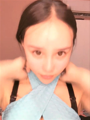 氣質美女私人健身教練果聊秀完美身材,翹臀美乳,胸部練到肌肉有型,挺拔無比