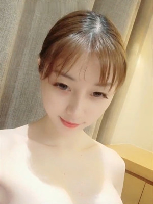 女神級天使顔杭州漂泊嫩妹和細長大DD男酒店啪啪,太長了坐好幾次才坐進去