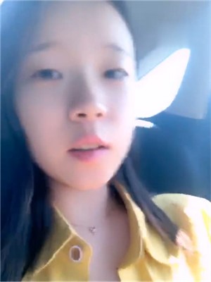 高顔值萌妹和啪友外地上門,高速上車內後排紫薇,小茓還真是嫩的出水